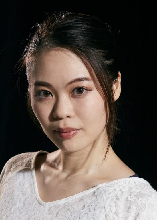 菅 彩美