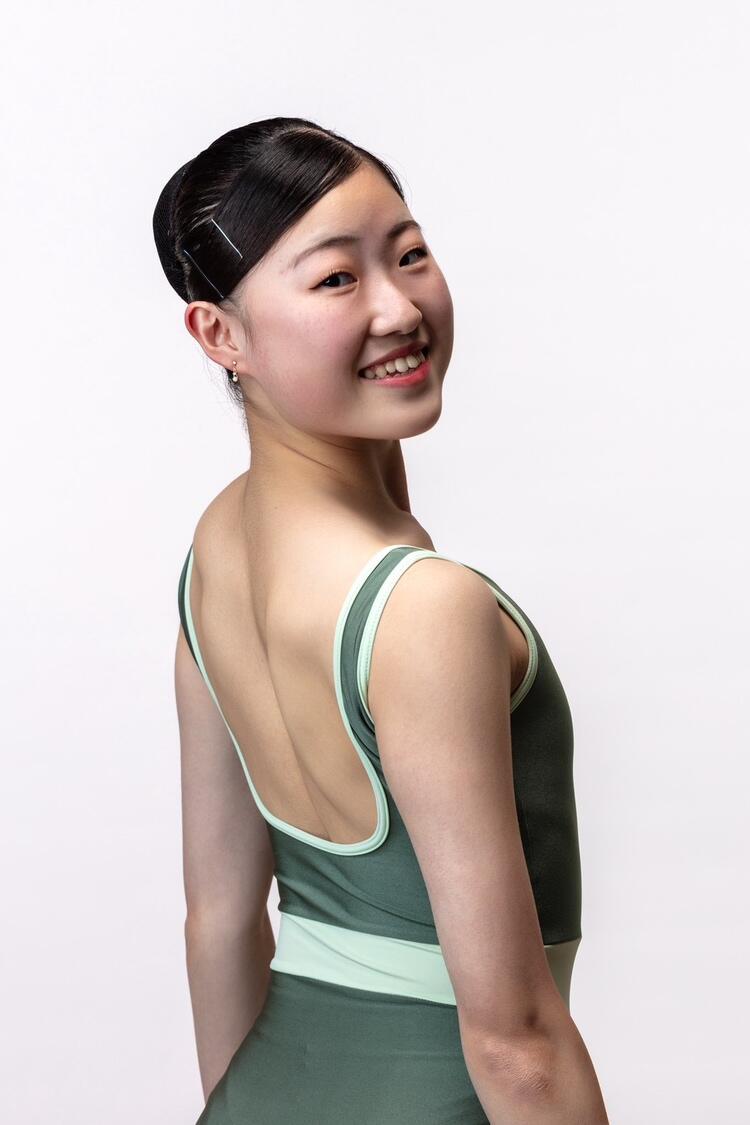若林 桃子