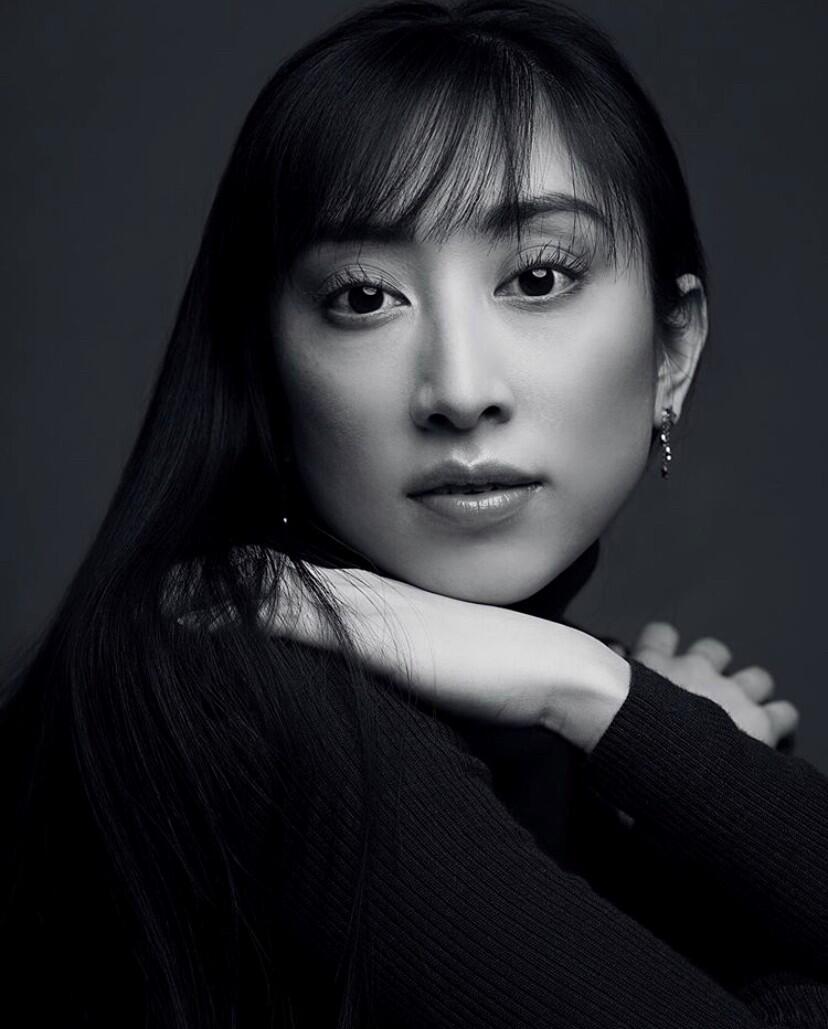 影山 茉以