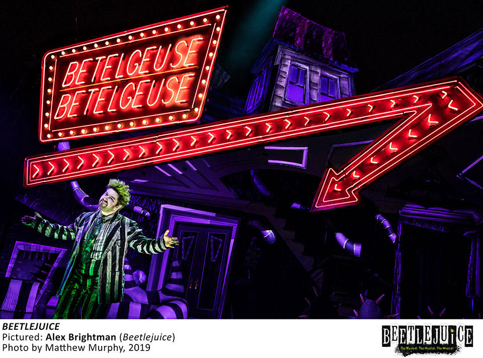 [17020]_ALEX-BRIGHTMAN-in-BEETLEJUICE,-Photo-by-Matthew-Murphy,-2019.jpg