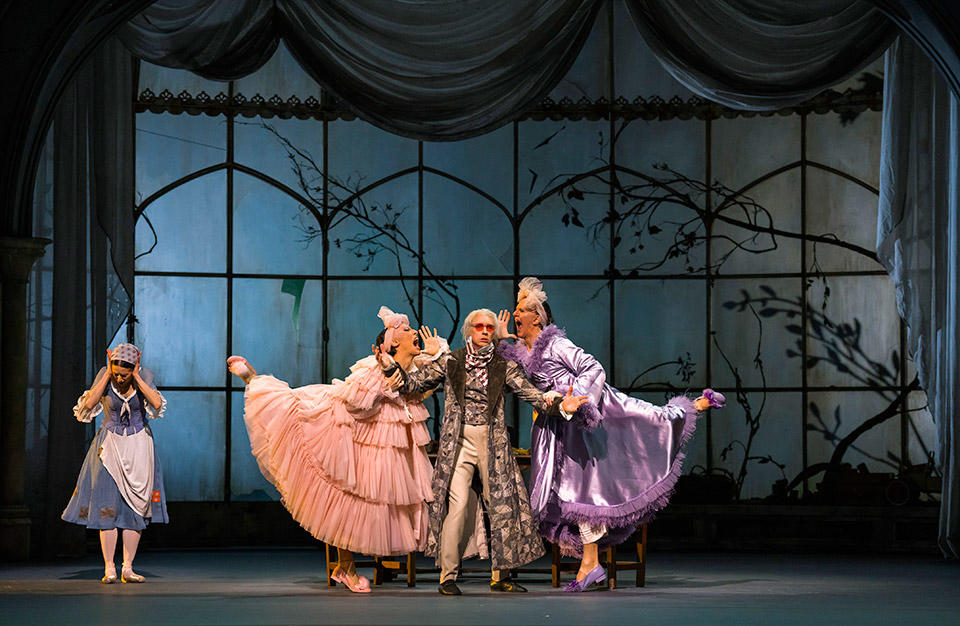 シンデレラ Cinderella,-The-Royal-Ballet-©2023-Tristram-Kenton