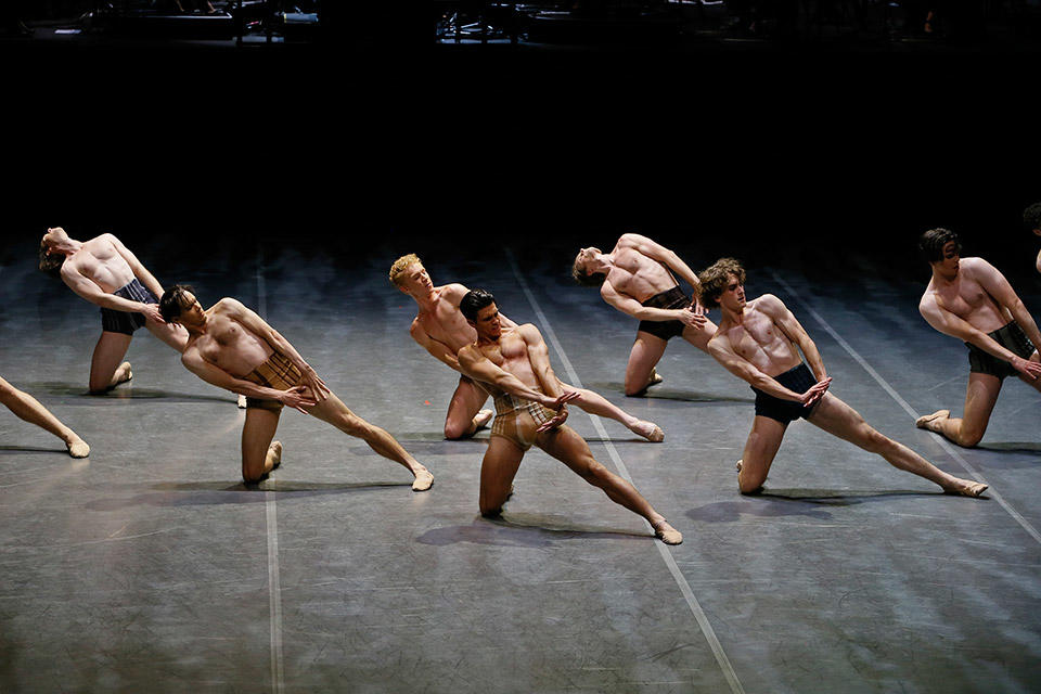 03TAB_Spartacus_Artists-of-the-Australian-Ballet_photo-Jeff-Busby.jpg