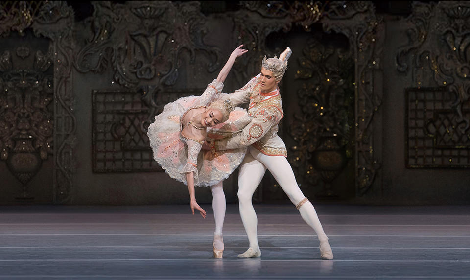 04_Nutcracker_1920x1080(C)2018-ROH.-Photograph-by-Alastair-Muir.jpg