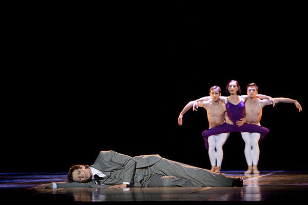 「死が私に語りかけるもの」 (C)Béjart Ballet Lausanne/Jessica Hauf