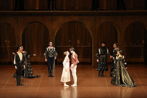 シュツットガルト・バレエ団『ロミオとジュリエット』photo:Kiyonori Hasegawa