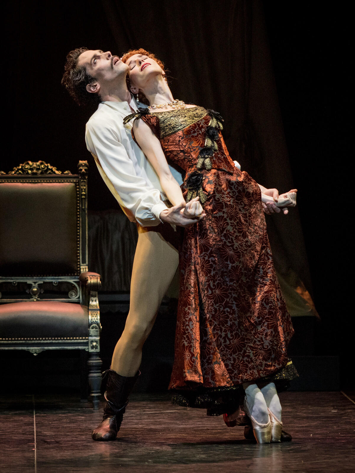 1580_MAYERLING--Kenneth-MacMillan---Heloise-Bourdon--Marie-Larisch--Stephane-Bullion--Rodolphe-(C)Ann_Ray_Opera_national_de_Paris.JPG