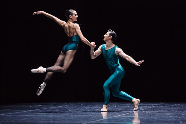 "In The Middle" Dimity Azoury & Chengwu Guo Photo by Daniel Boud