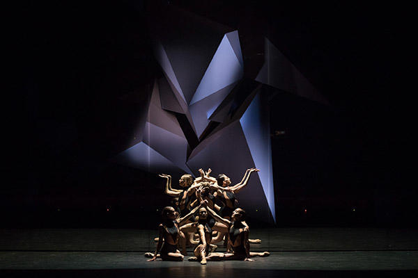 TAB　"SQUANDER AND GLORY" Artists of The Australian Ballet photo by Daniel Boud