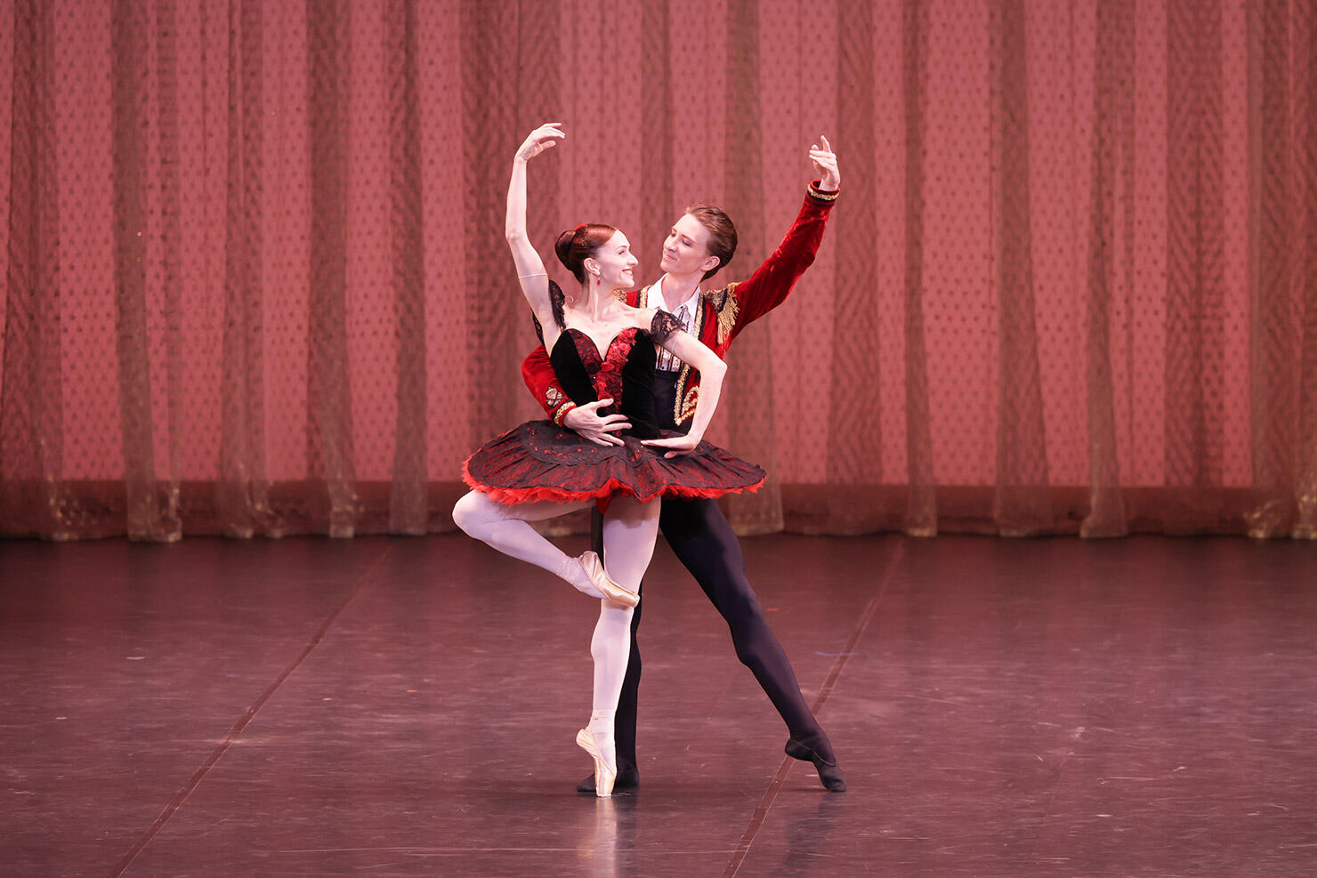 2024-0801_17th-WBF_17_Don-Quixote_Marianela-Nunez-Vadim-Muntagirov_KH3_3409_photo-Kiyonori-Hasegawa.jpg