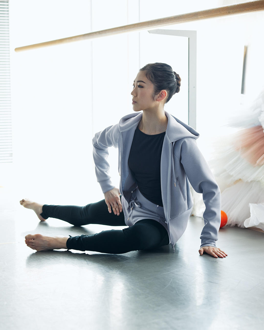 210331_ballet_warmup_12.jpg