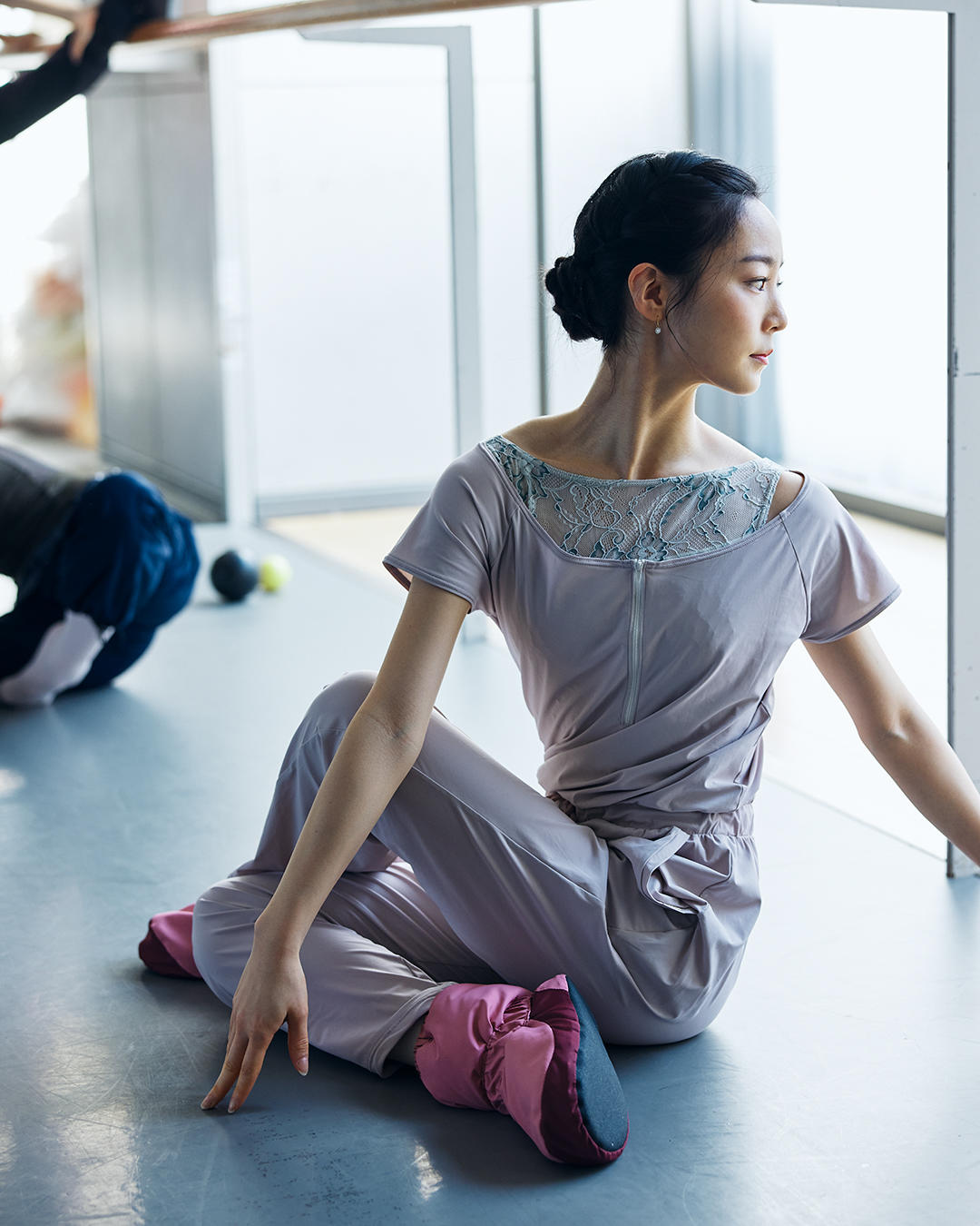 210331_ballet_warmup_2.jpg