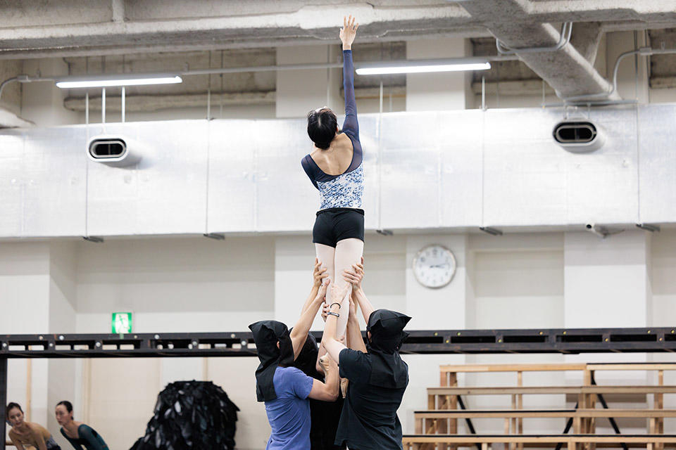 23-1006_kaguyahime-act3-open-rehearsal_7042_photo-Shoko-Matsuhashi.jpg