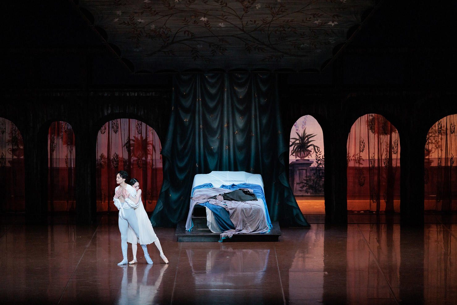 24-0525_Romeo-and-Juliet_2423_photo_Shoko-Matsuhashi.jpg