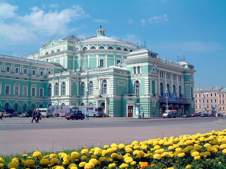 劇場(Ｃ)State-Academic-Mariinsky-Theatre.jpg