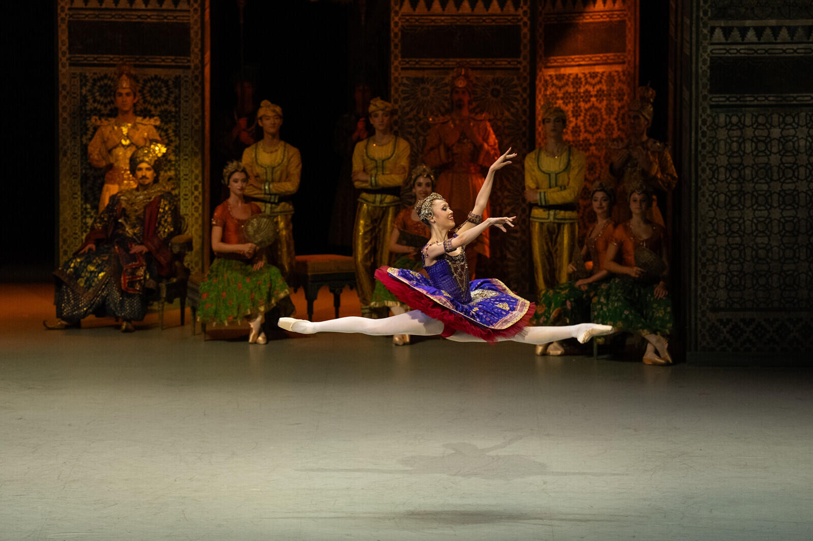 31049-Yonathan_Kellerman___OnP-LA-BAYADERE--Rudolf-Noureev---CMousseigne--c-YKellerman-OnP-1510-1600px.JPG