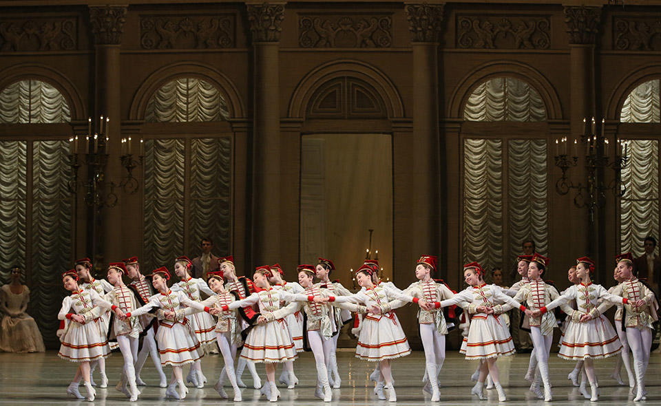 10_Graduation-Perf.-of-the-Vaganova-Academy-by-Natasha-Razina-©-State-Academic-Mariinsky-Theatre-(4).jpg