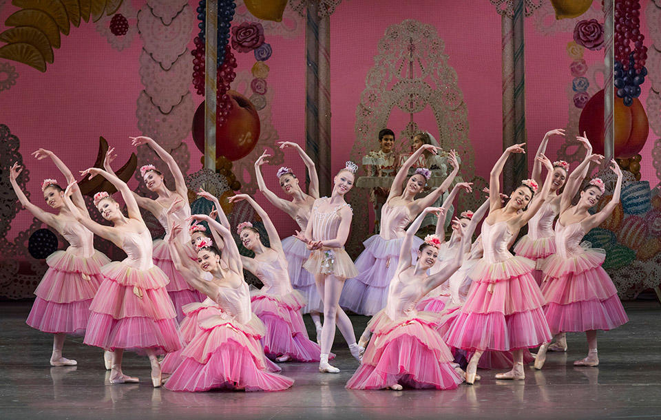 Teresa-Reichlen-as-Dewdrop-in-Geor-ge-Balanchine's...it-Paul-Kolnik.jpg