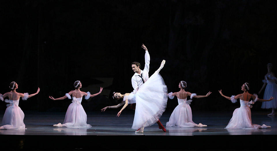 May-Nagahisa-in-La-Sylphide-by-Natasha-Razina-©-State-Academic-Mariinsky-Theatre-(1).jpg