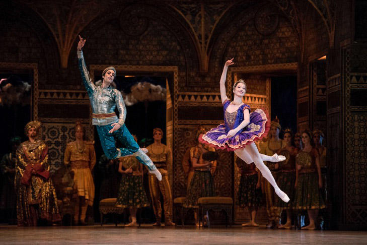 Hannah-O'Neill--avec-Mathias-Heymann--Bayadère----Photo-Little-Shao---ONP.jpg