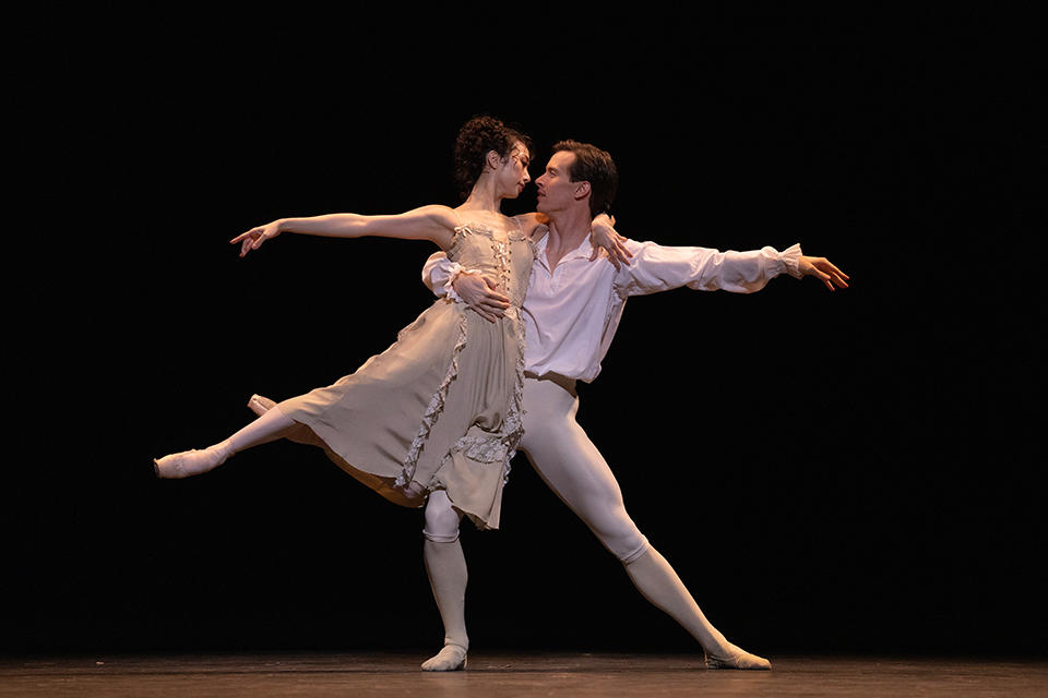 ダイヤモンド・セレブレーション＜サブ１╱マノン＞Akane-Takada-and-Calvin-Richardson-in-Manon,-The-Royal-Ballet-©2022-ROH.-Photographed-by-Andrej-Uspenski-2.jpg
