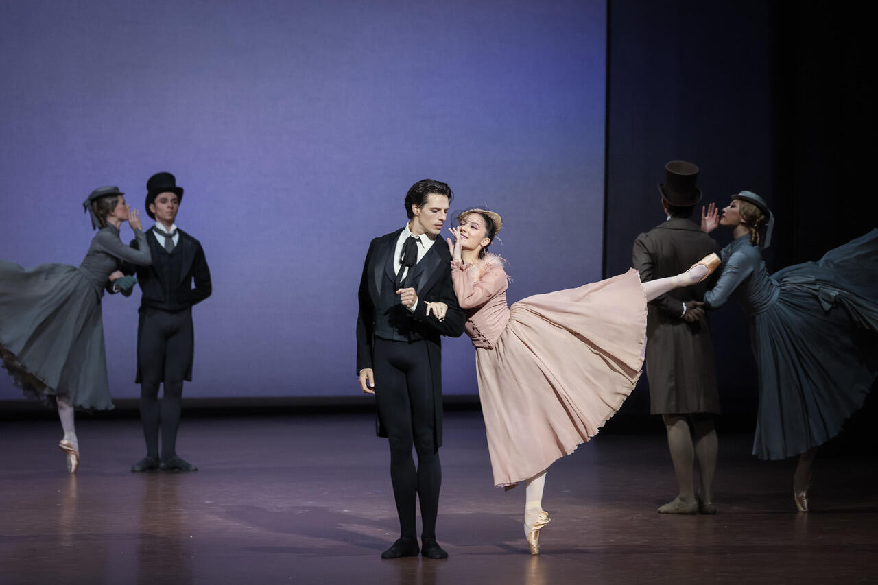 MHB_2656_La Dame aux camélias_Neumeier_G  Louvet L Peigne? (c) MH Buckley OnP.jpeg