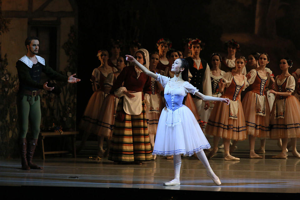 Giselle-by-Natasha-Razina-©-State-Academic-Mariinsky-Theatre-(7).jpg