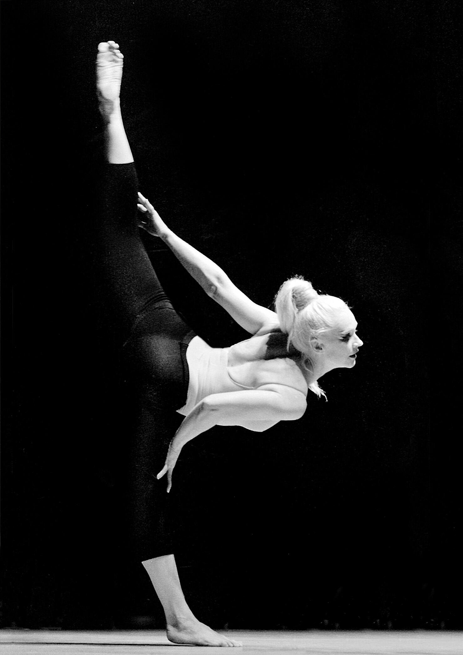 Photo-2-Bolero-(Maurice-Bejart)-Claude-Bessy-©Francette-Levieux--BO-93_D3-imp_.jpg