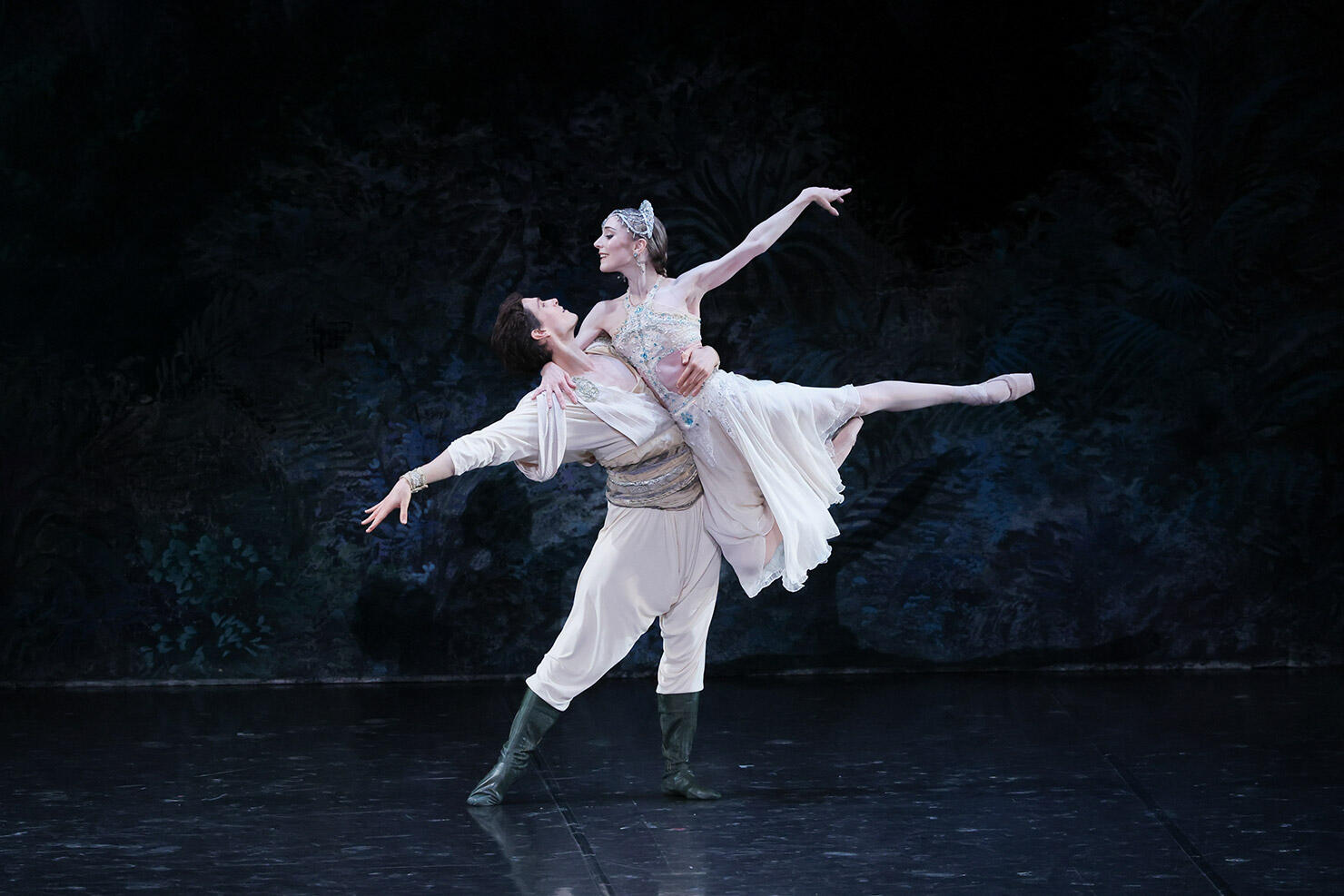 25-0805_Ballet-Supreme-B_La-Bayadère[excerpts]-Lamb,-Bracewell_KH3_3732_photo-Kiyonori-Hasegawa.jpg