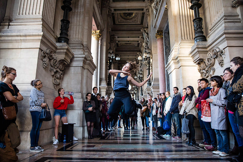 Marion-Gautier-de-Charnacé-20-danseurs-pour-le-XXe-siècle-Charmatz-(c)Agathe-Poupeney-OnP.jpg