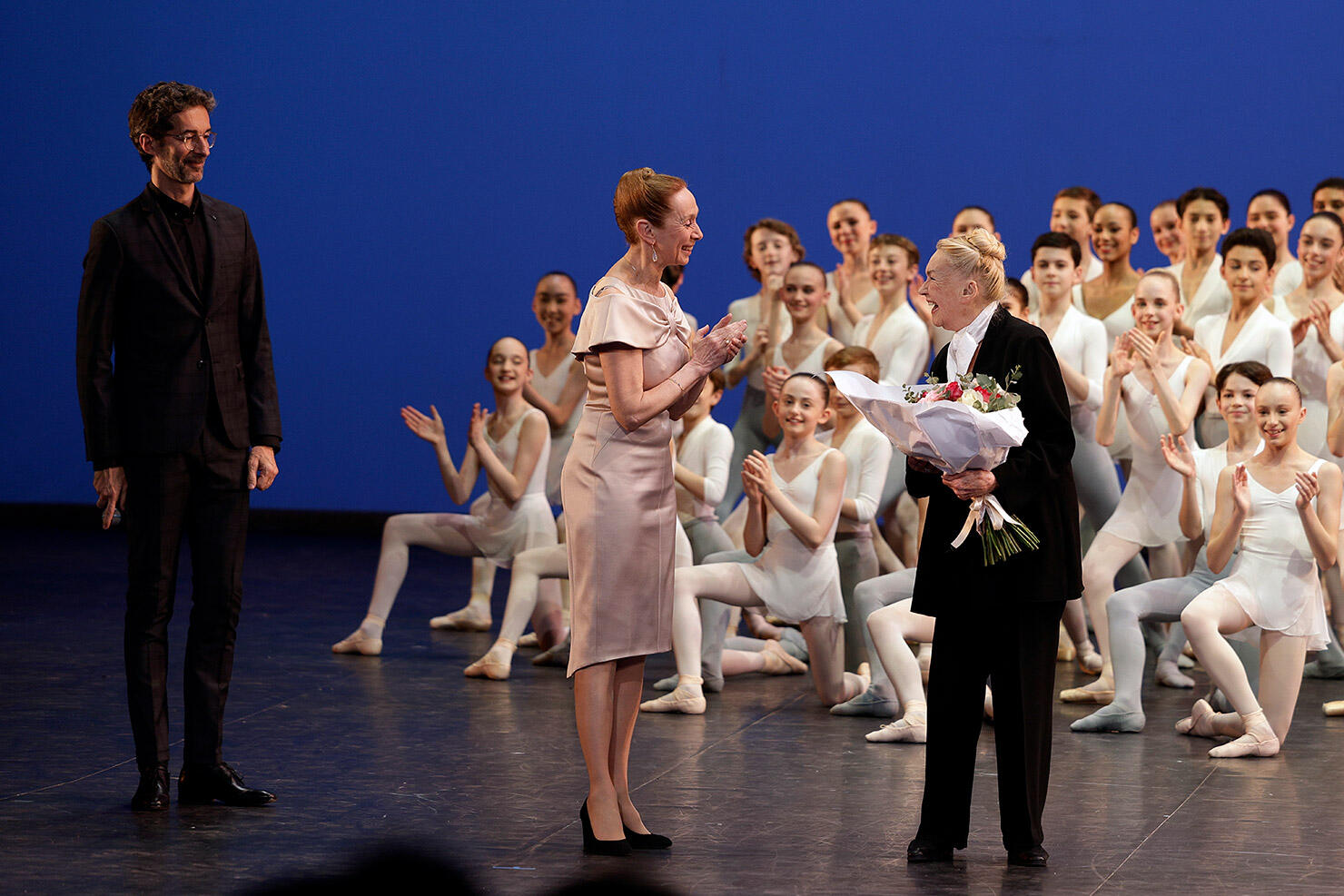 S02-Saluts-Soirée-Claude-Bessy-2023-=-José-Martinez,-Elisabeth-Platel,-Claude-Bessy-©-Svetlana-Loboff-OnP---(d).jpg