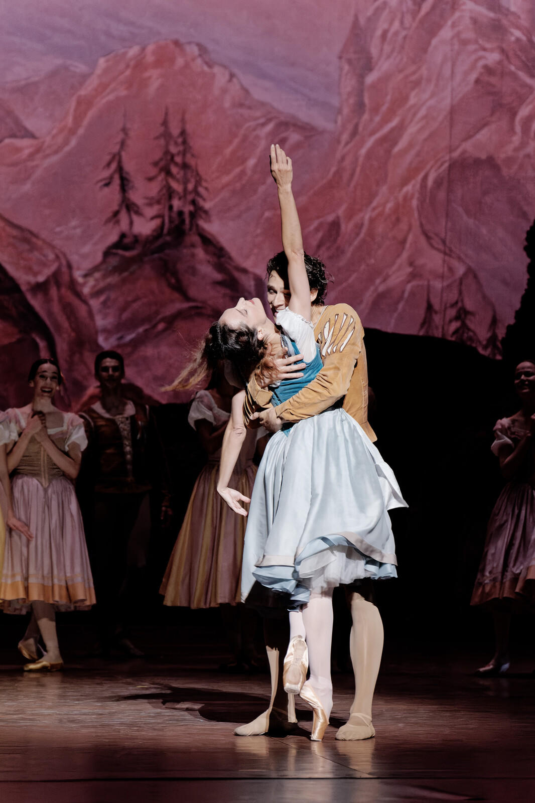 Agathe_Poupeney___Opera_national_de_Paris-GISELLE--Jean-CORALLI-Jules-PERRO--Dorothee-Gilbert--Giselle--Hugo-Marchand--Albrecht----Agathe-Poupeney-OnP-2122-165-1600px.JPG