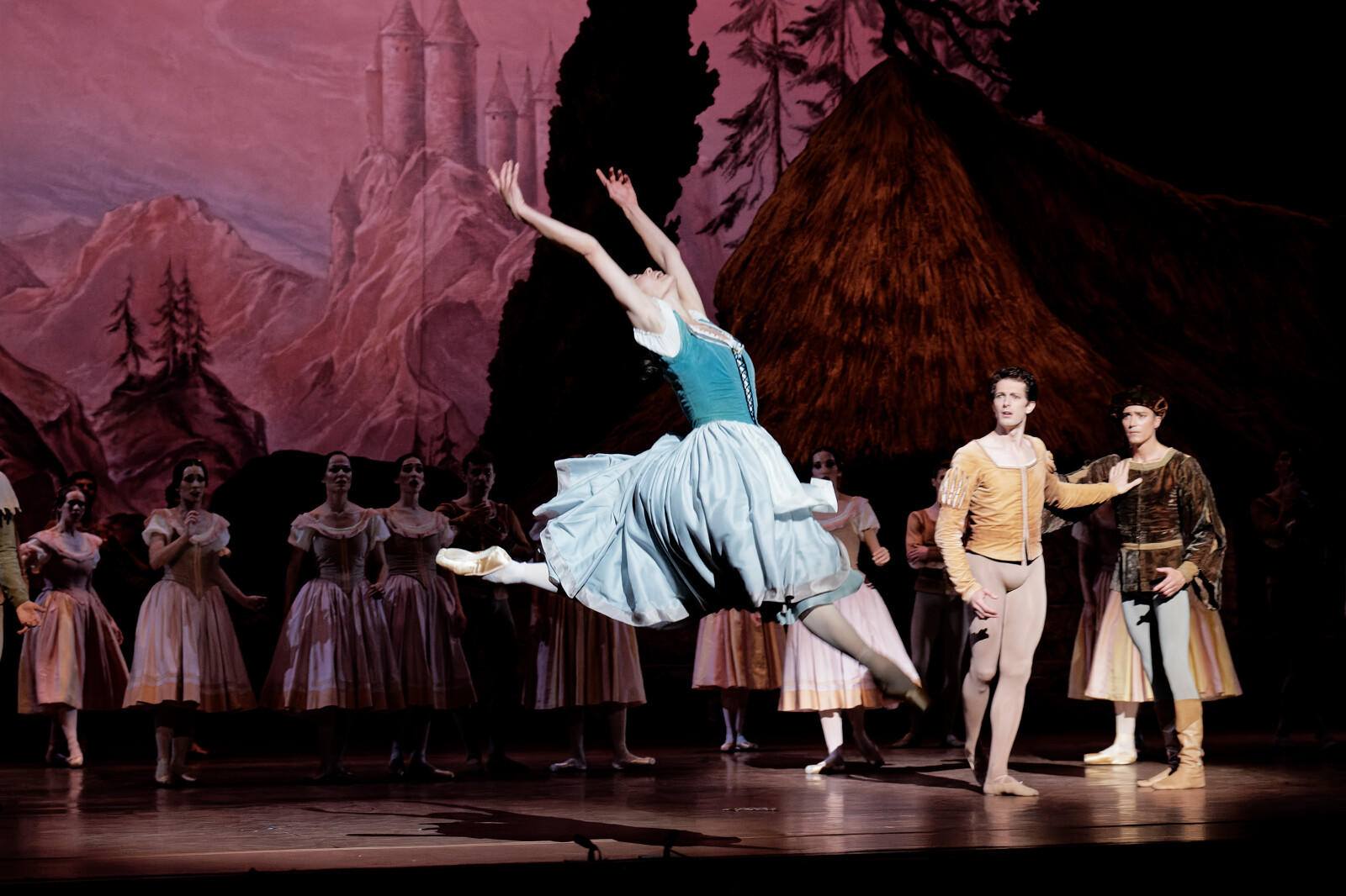 Agathe_Poupeney___Opera_national_de_Paris-GISELLE--Jean-CORALLI-Jules-PERROT--Alice-Renavand--Giselle--M.-Ganio--Albrecht--et-A.-Bodet---Agathe-Poupeney-OnP-2122-028-1600px (1).JPG