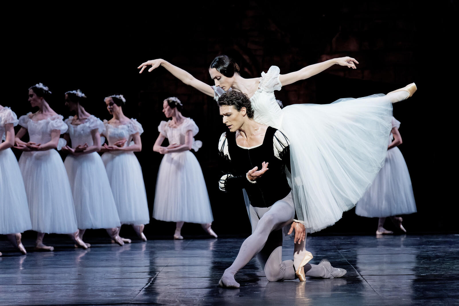 Agathe_Poupeney___Opera_national_de_Paris-GISELLE--Jean-CORALLI-Jules-PERROT--D.-Gilbert--Giselle--Hugo-Marchand--Albrecht----Agathe-Poupeney-OnP-2122-223-1600px.JPG