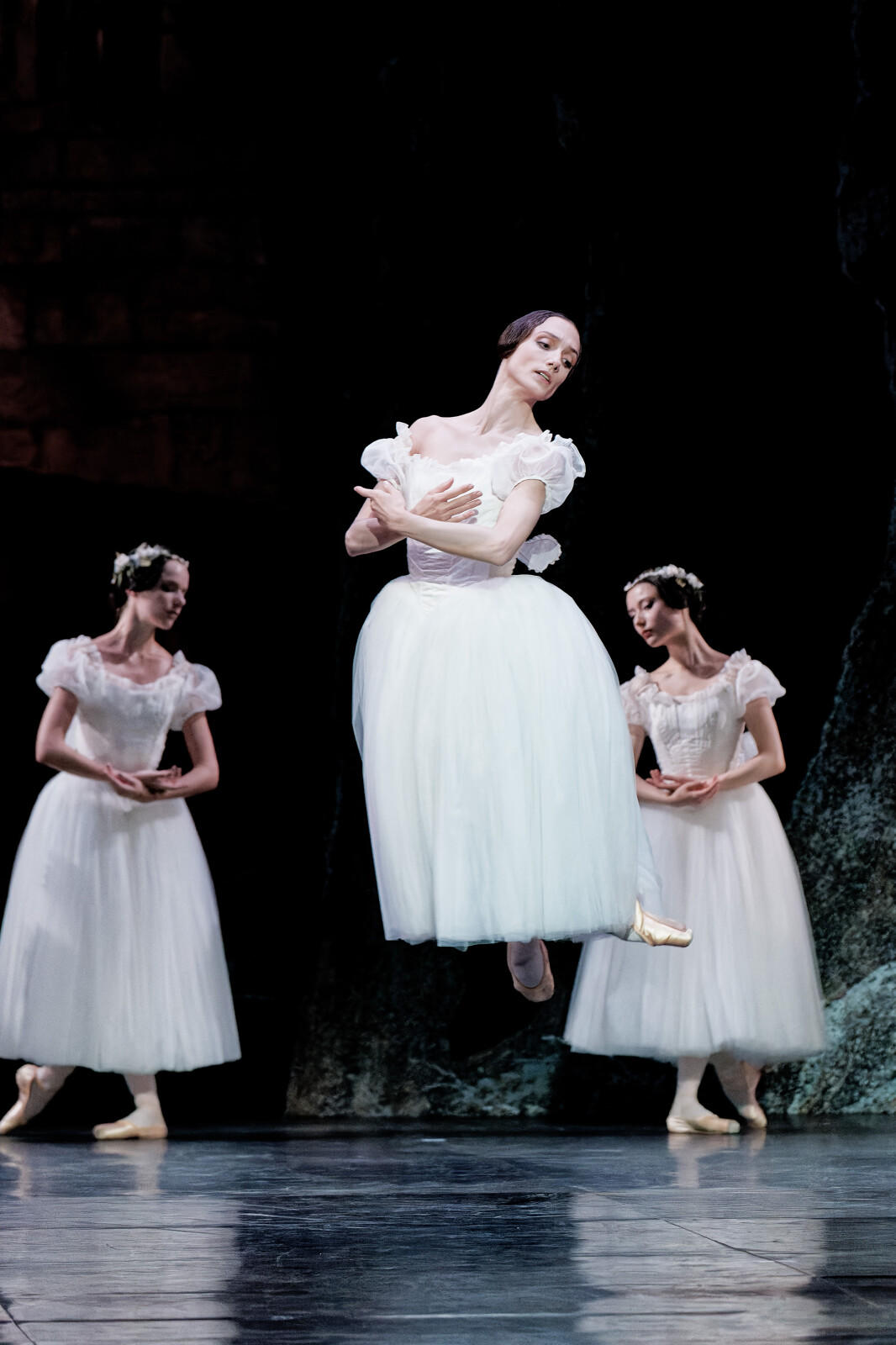 Agathe_Poupeney___Opera_national_de_Paris-GISELLE--Jean-CORALLI-Jules-PERROT--D.-Gilbert--Giselle--Hugo-Marchand--Albrecht----Agathe-Poupeney-OnP-2122-224-1600px.JPG