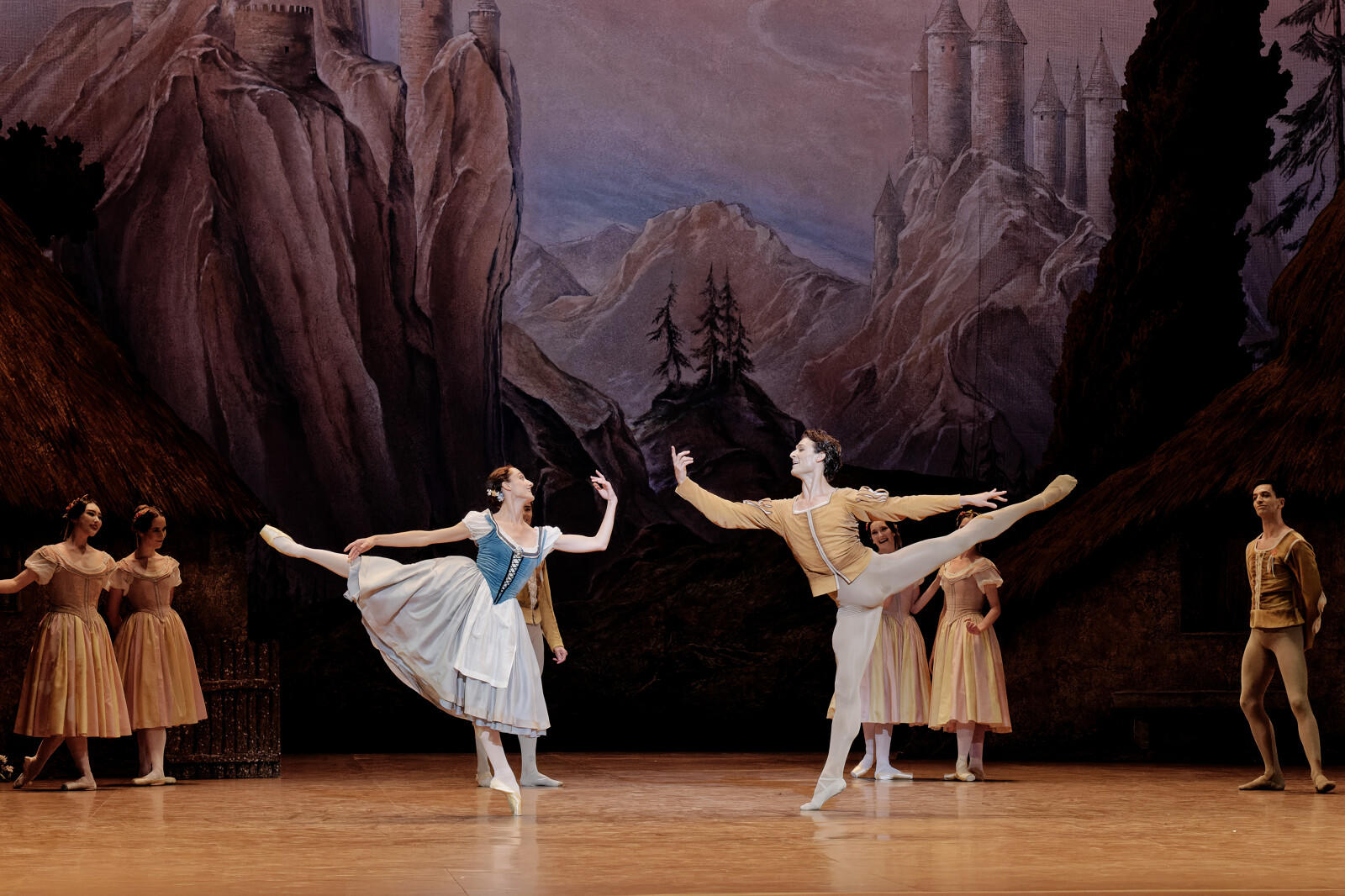 Agathe_Poupeney___Opera_national_de_Paris-GISELLE--Jean-CORALLI-Jules-PERROT--Dorothee-Gilbert--Giselle--Hugo-Marchand--Albrecht----Agathe-Poupeney-2122-141-1600px.JPG