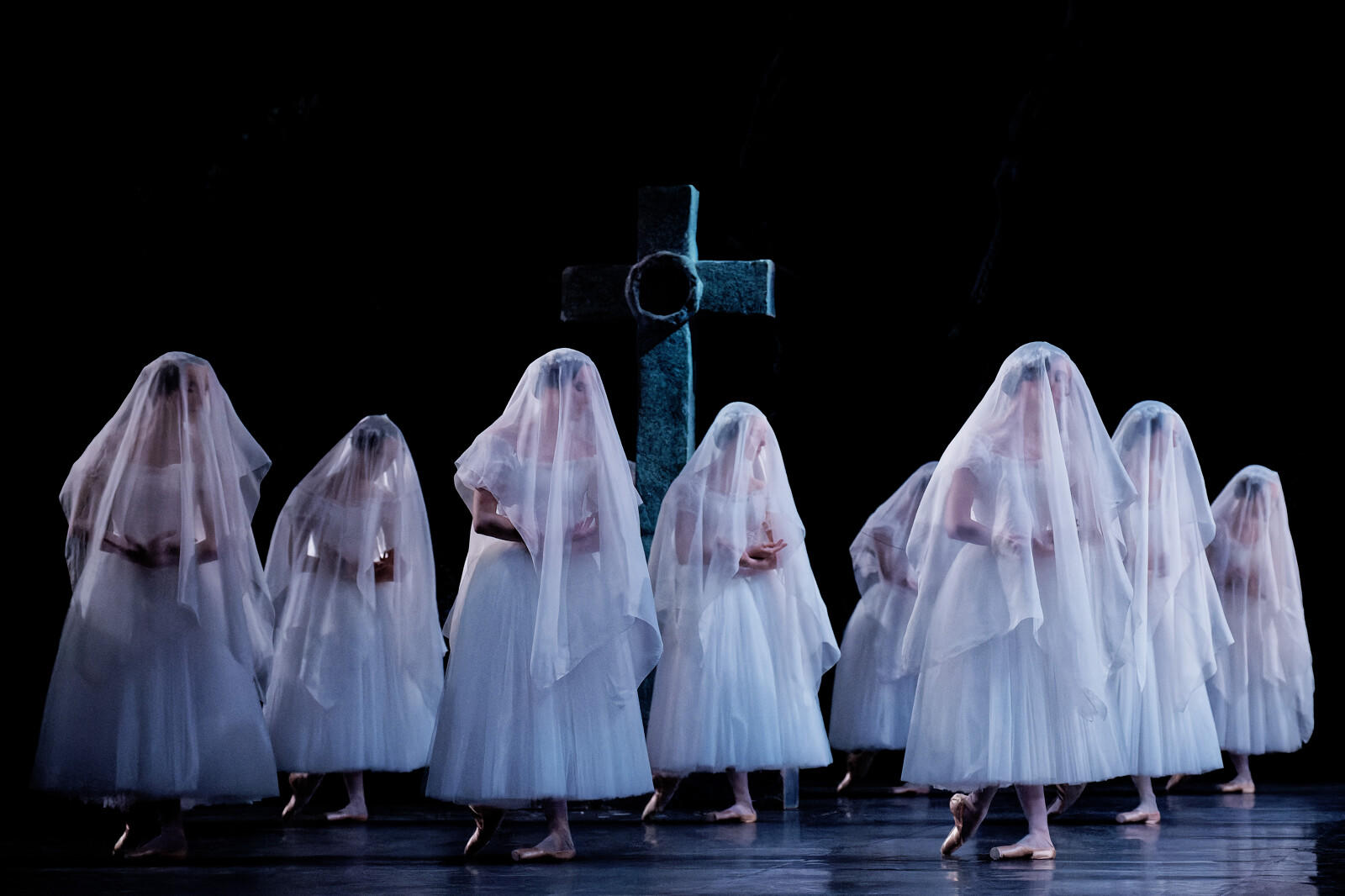 Agathe_Poupeney___Opera_national_de_Paris-GISELLE--Jules-CORRALI-Jean-PERROT--Les-Wilis---Agathe-Poupeney-OnP-2122-052-1600px.JPG