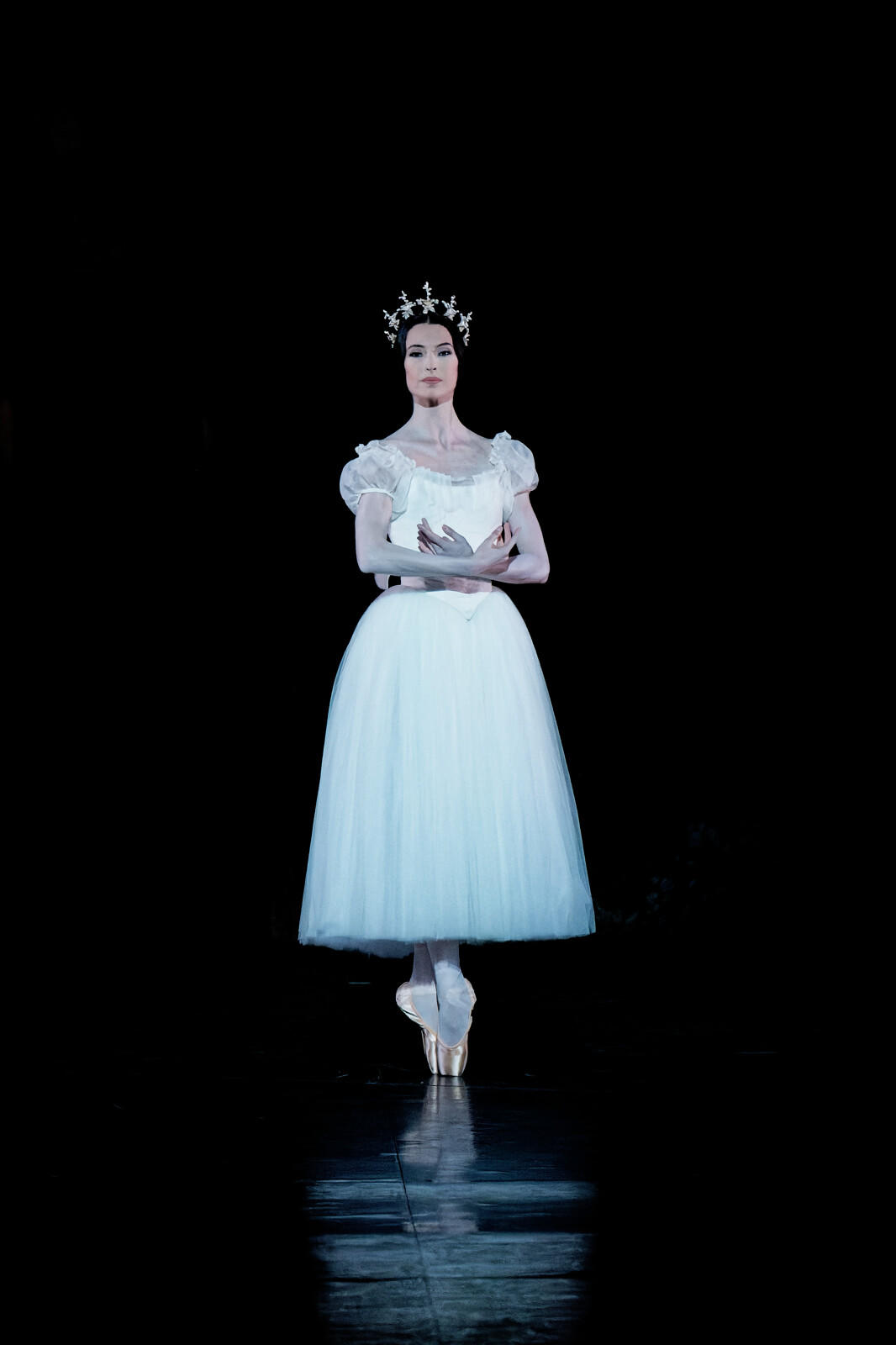 Agathe_Poupeney___Opera_national_de_Paris-GISELLE_CORALLI-PERROT_Hannah-O-Neill--Myrtha----Agathe-Poupeney-OnP-360_-1600px.JPG