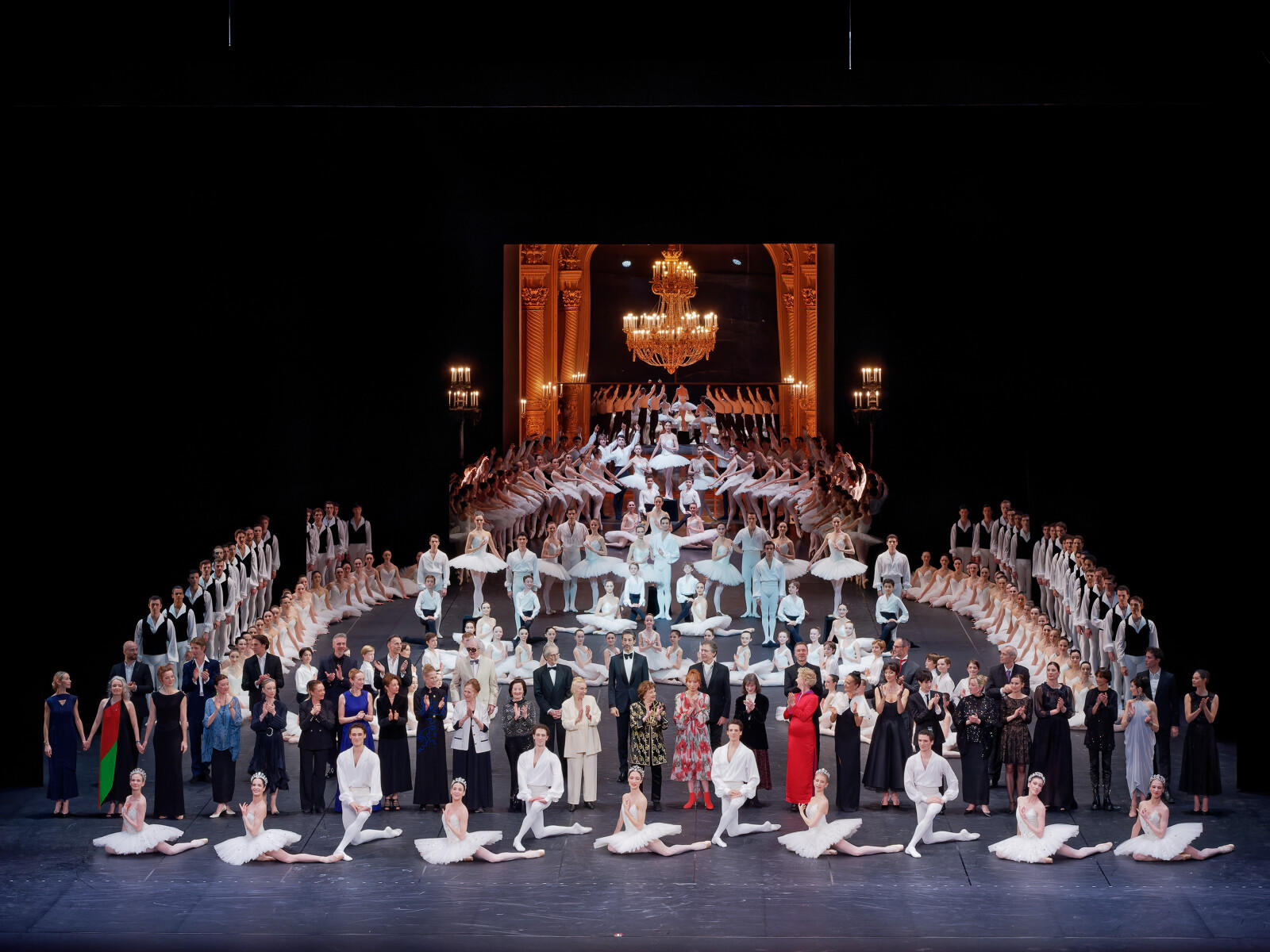 Agathe_Poupeney___Opera_national_de_Paris-Hommage-a-Patrick-Dupond--Defile-du-21-fevrier-2023--c--Agathe-Poupeney-OnP--230221-BONP-Defile-025-1600px.JPG