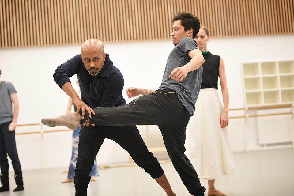 Akram-Khan-and-Jeffrey-Cirio-in-rehearsals-for-Creature-by-Akram-Khan-c-Laurent-Liotardo.jpg