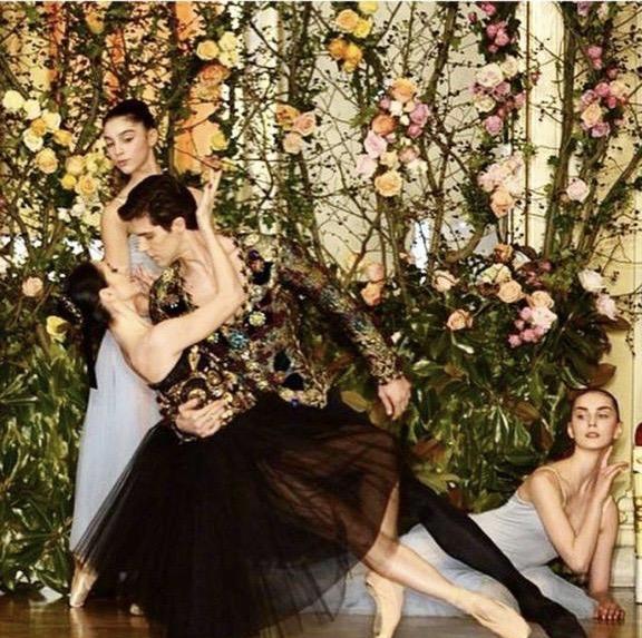 Dolce e Gabbana _Beatrice avec Robert Bolle_photo by Marco Brescia.JPG