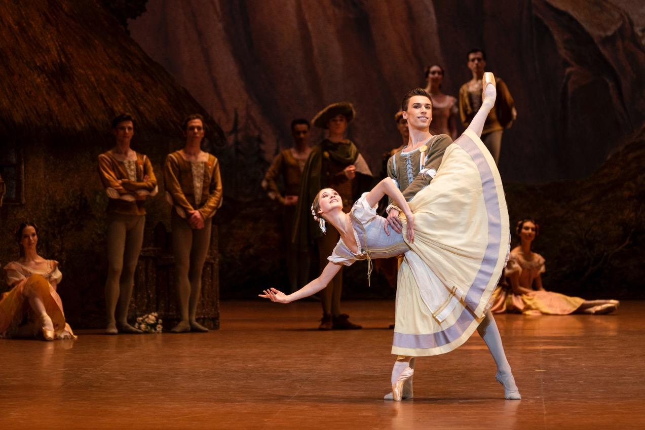 Giselle (Jean Coralli, Jules Perrot) - Thomas Docquir, Bianca Scudamore (c)Yonathan Kellerman OnP 1920_160.jpeg