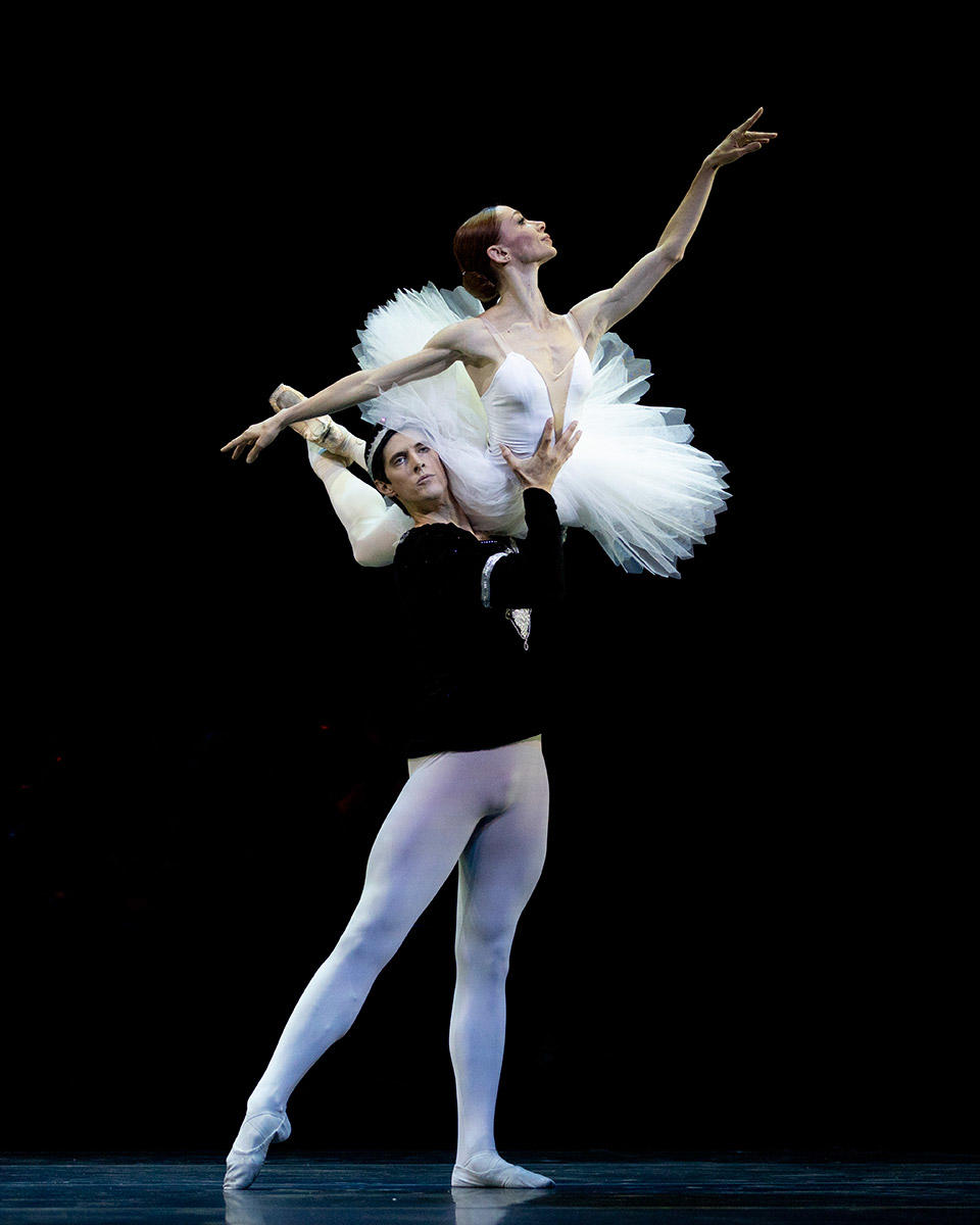 Iana-Salenko-and-Xander-Parish-in-La-Bayadere---Photo-Andrej-Uspenski.jpg