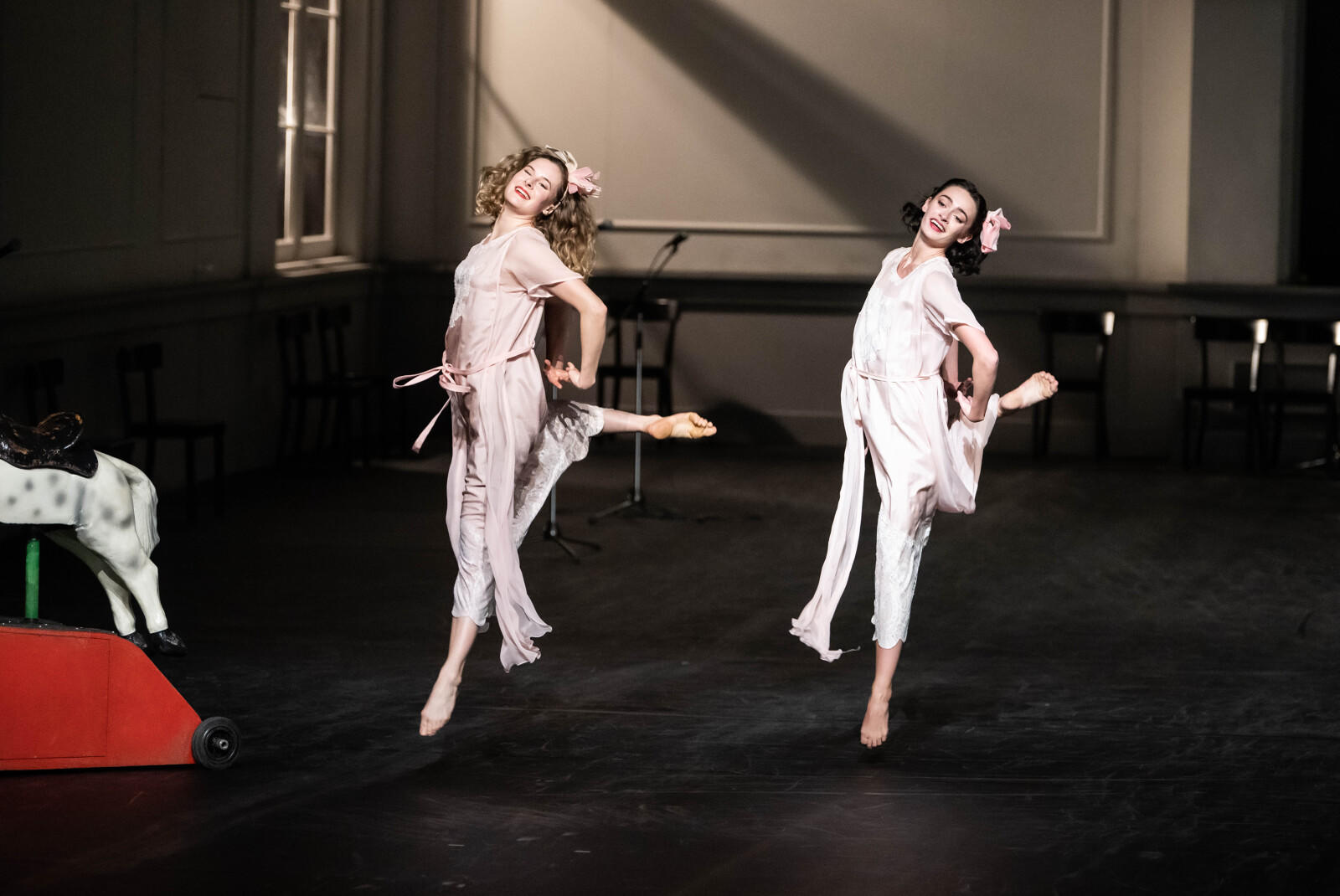 Julien_Benhamou___Opera_national_de_Paris-KONTAKTHOF--Une-piece-de-Pina-Bausch--Ida-Viikinkoski--Adele-Belem--Julien-Benhamou-OnP_DSC1981_-1600px.JPG