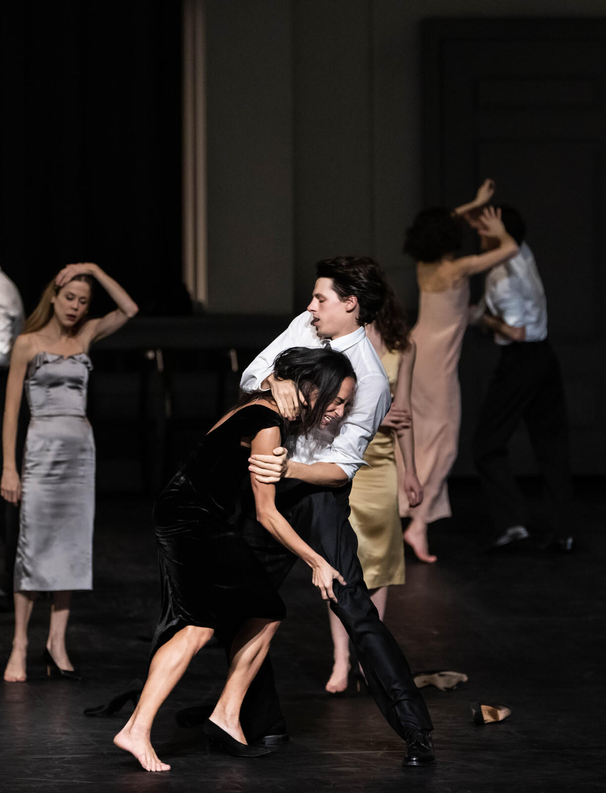 Julien_Benhamou___Opera_national_de_Paris-KONTAKTHOF--Une-piece-de-Pina-Bausch--L.-Galloni--G.-Louvet--Ballet-de-l-Opera-national-de-Paris--Julien-Benhamou-OnP_DSC2340_-1600px.JPG