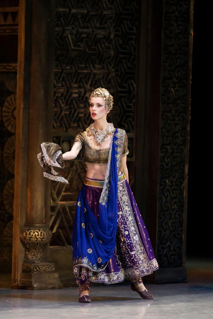 Julien_Benhamou___Opera_national_de_Paris-La-Bayadere--Rudolf-Noureev--Bleuenn-Battistoni--Gamzatti---c--Julien-Benhamou-OnP_DSC2404_-1600px.jpeg