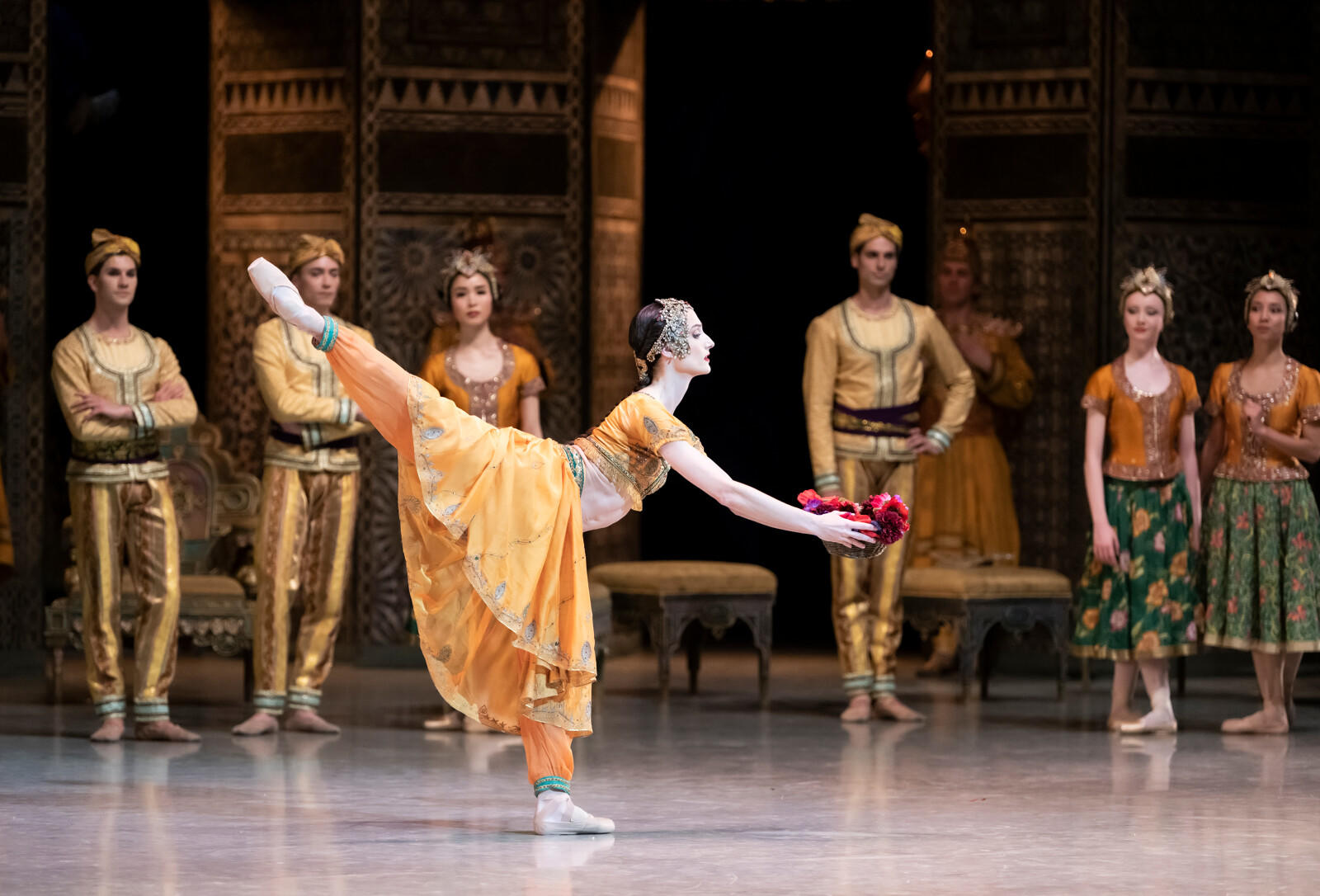 Julien_Benhamou___Opera_national_de_Paris-La-Bayadere--Rudolf-Noureev--Dorothee-Gilbert--Nikiya---c--Julien-Benhamou-OnP_DSC6381_-1600px.JPG