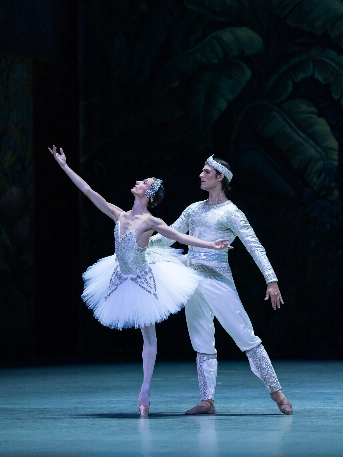 LA-BAYADERE--Rudolf-Noureev---Dorothee-Gilbert--Hugo-Marchand--c--Yonathan-Kellerman-OnP-_3424_.jpg-1600px.JPG