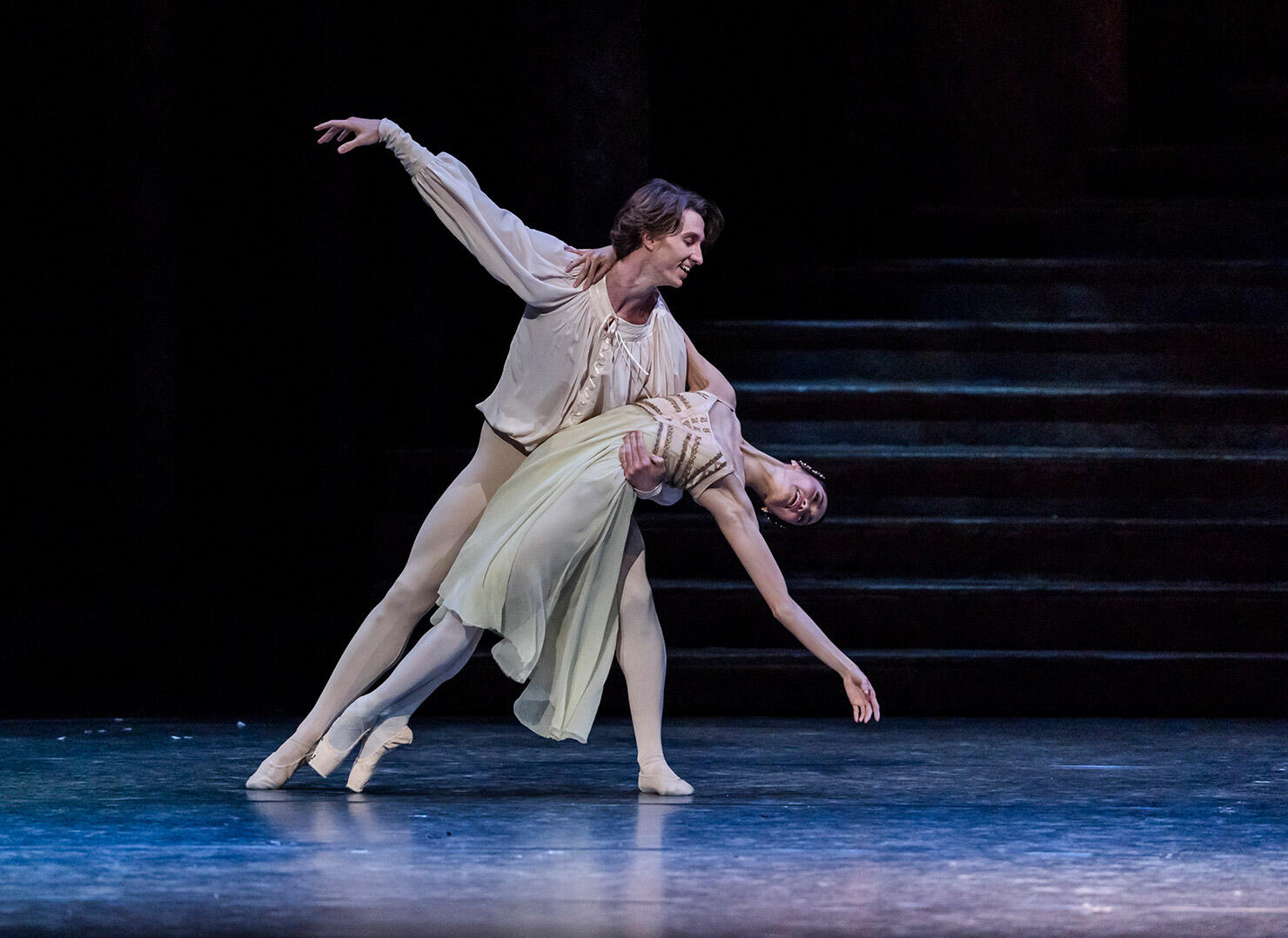 M_Romeo-and-Juliet-3518_(c)-Tristram-Kenton-_-RBO.jpg