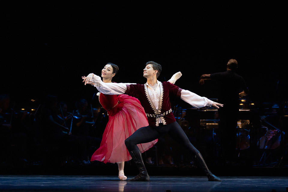 Maia-Makhateli-and-Oleg-Ivenko-in-Rudolf-Nureyev's-Gayane-Pas-de-Deux--Photo-Andre-Uspenski.jpg