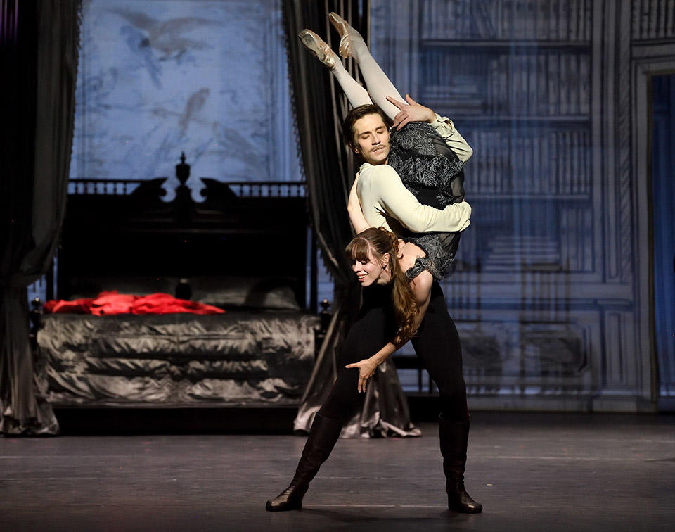 Mayerling-23_photo_Stuttgart-Ballet.jpg